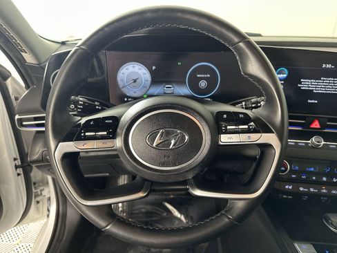Used 2023 Hyundai Elantra Limited FWD image 14