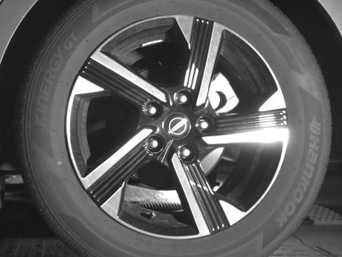 Used 2025 Nissan Sentra SV FWD image 14