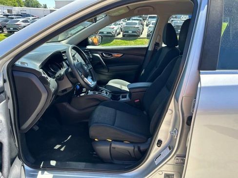 Used 2017 Nissan Rogue S AWD/4WD image 9