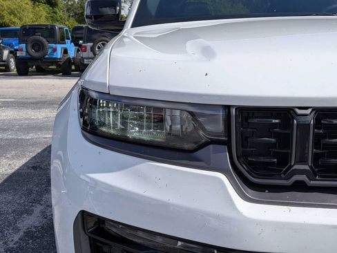 Used 2026 Jeep Grand Cherokee Limited AWD/4WD image 9