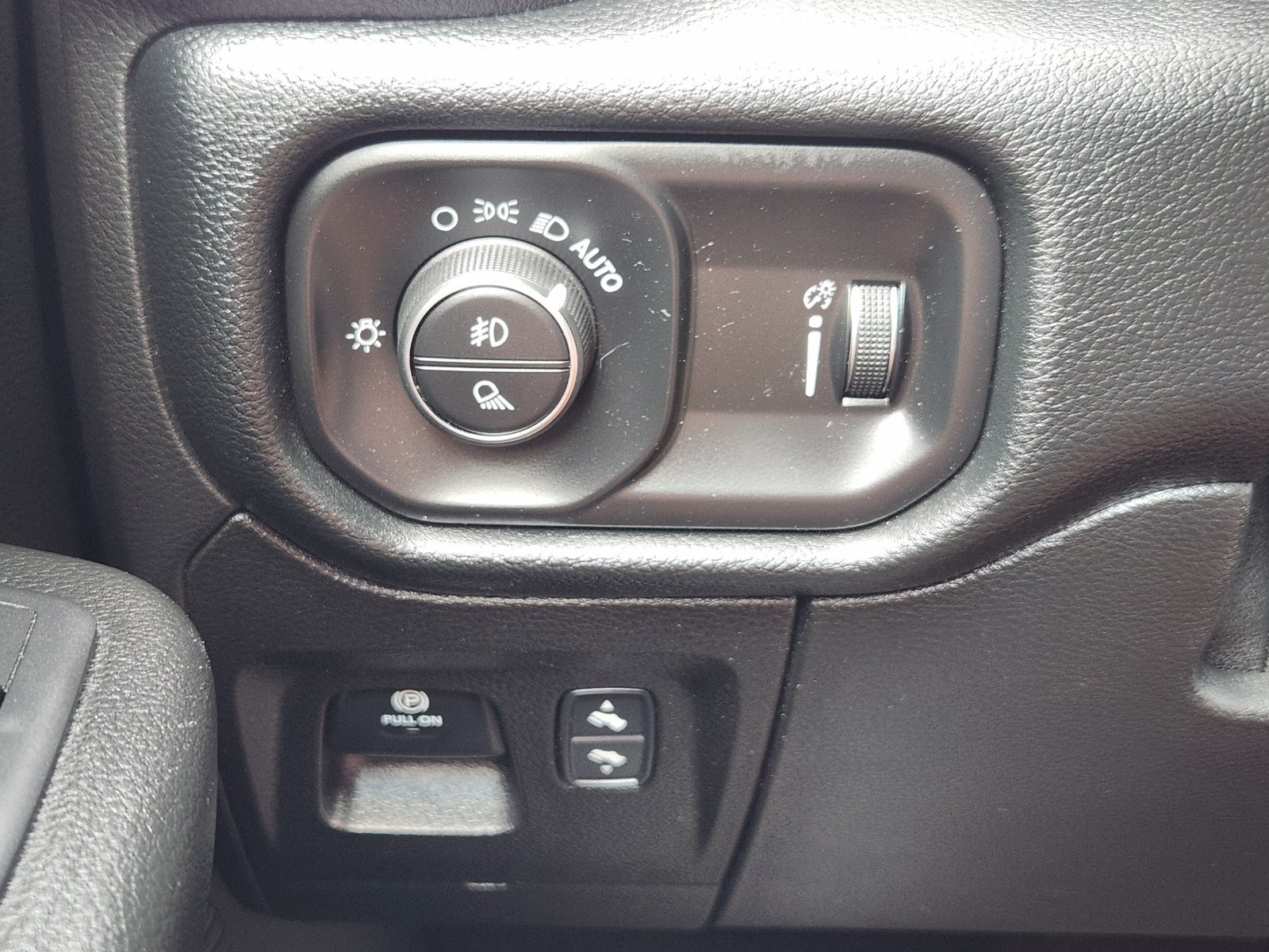 Used 2020 RAM 1500 Lone Star RWD image 29