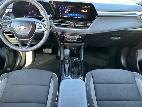 Used 2025 Chevrolet TrailBlazer LT AWD/4WD image 13