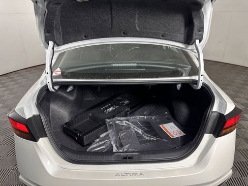 New 2025 Nissan Altima 2.5 SR image 18