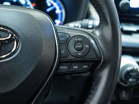 Used 2023 Toyota RAV4 SE image 27