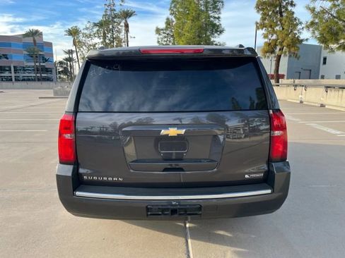Used 2018 Chevrolet Suburban Premier image 6