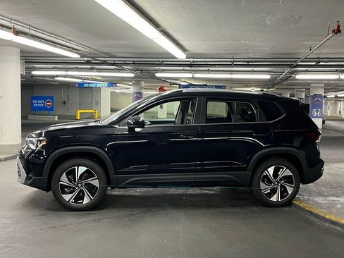 New 2026 Volkswagen Taos SE AWD/4WD image 30
