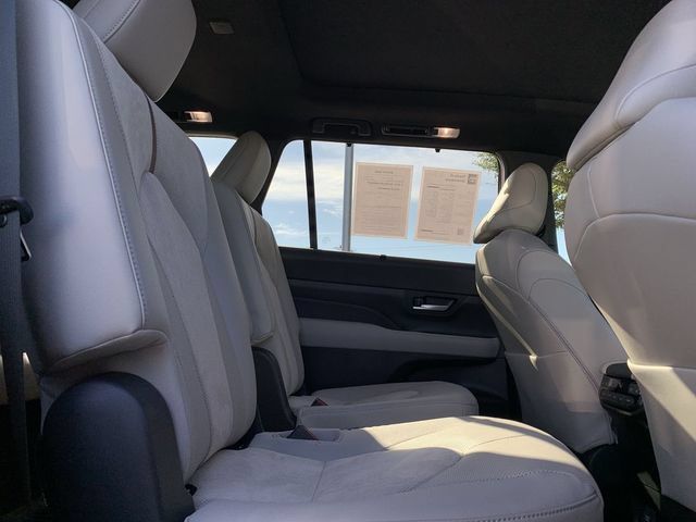 Used 2026 Toyota Grand Highlander AWD Hybrid image 34