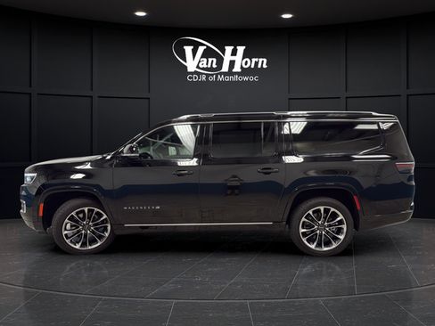Used 2023 Jeep Wagoneer L Series III w/ Premium Group I AWD/4WD image 4