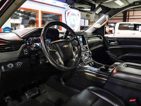 Used 2015 Chevrolet Suburban LT image 5
