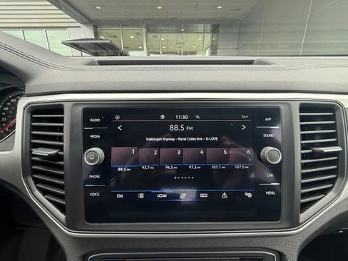 Used 2021 Volkswagen Atlas SE w/ Panoramic Sunroof Package FWD image 32