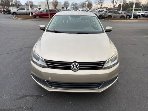 Used 2013 Volkswagen Jetta SE image 2