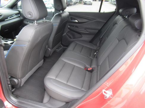 Used 2024 Buick Envista Sport Touring w/ Convenience II Package FWD image 32