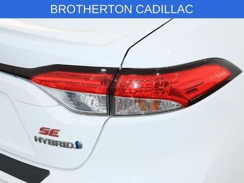 Used 2024 Toyota Corolla SE w/ SE Package FWD image 13