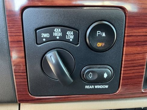 Used 2006 Ford F350 Lariat AWD/4WD image 17