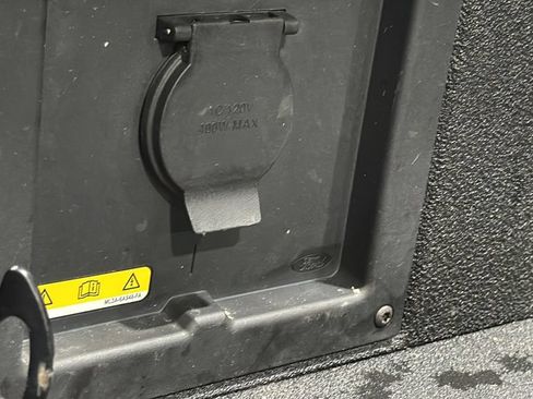 Used 2021 Ford F150 Lariat w/ Equipment Group 502A High AWD/4WD image 8