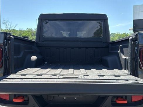 Certified 2026 Jeep Gladiator Mojave w/ Safety Group AWD/4WD image 28