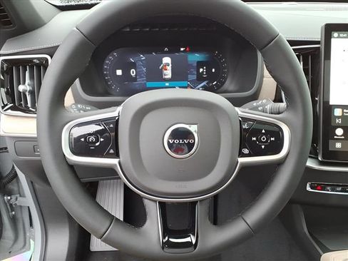 New 2026 Volvo XC90 B6 Plus w/ Protection Package Premier image 15