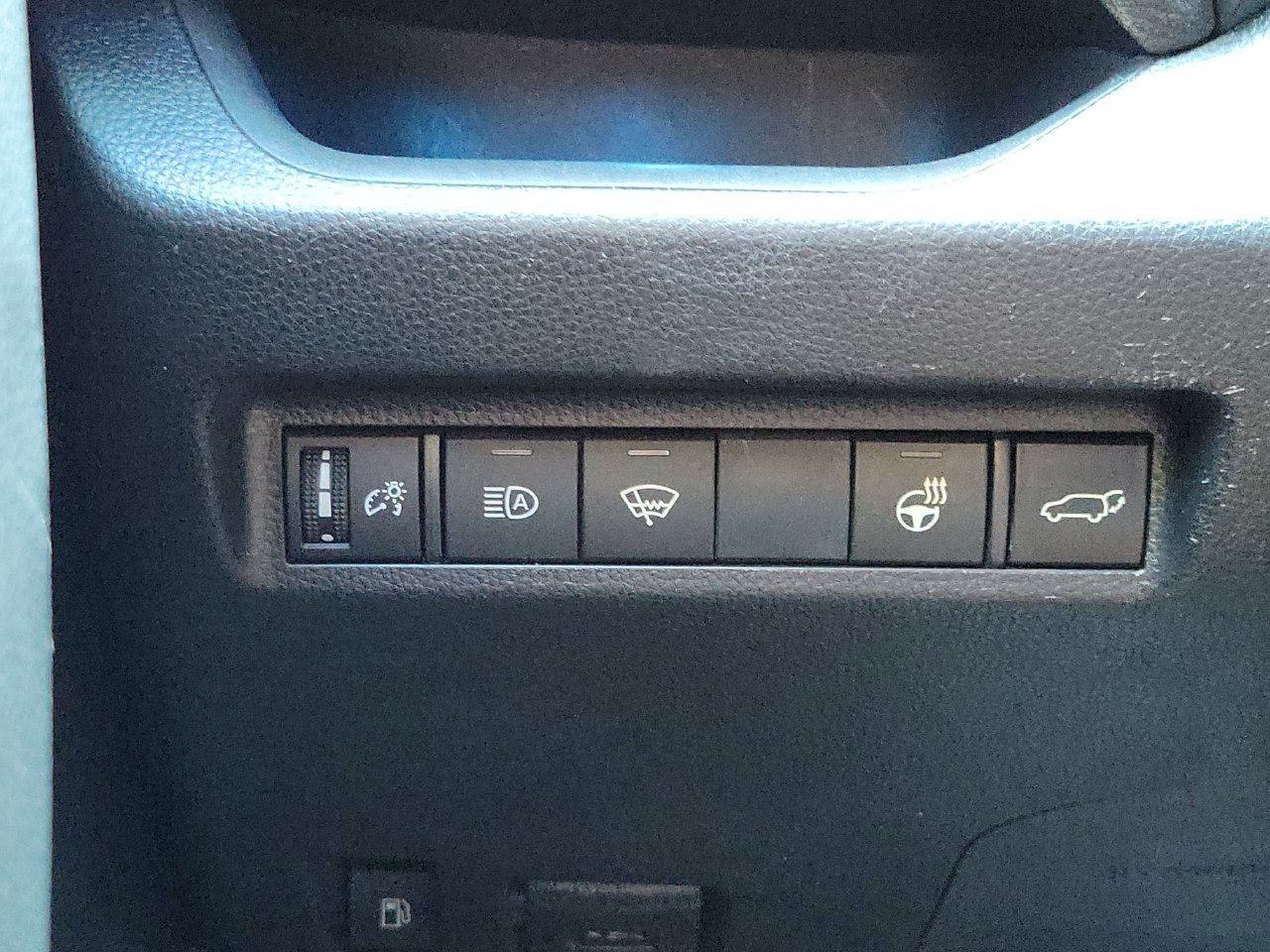 Used 2021 Toyota RAV4 XSE w/ Weather Package AWD/4WD image 30