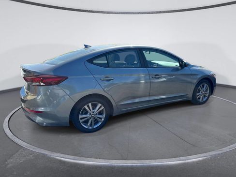 Used 2018 Hyundai Elantra Value Edition FWD image 4