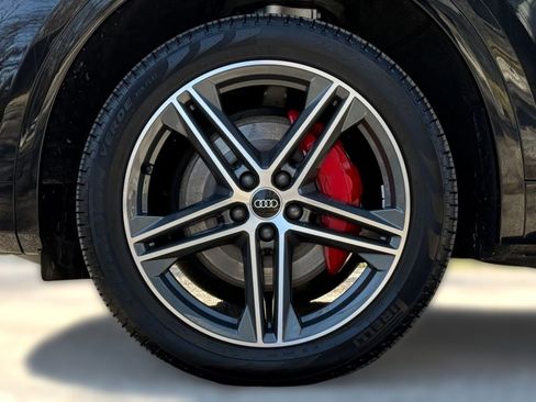 Certified 2025 Audi Q5 e Premium Plus w/ Premium Plus Package image 12