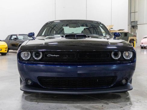 Used 2017 Dodge Challenger R/T Scat Pack RWD image 9
