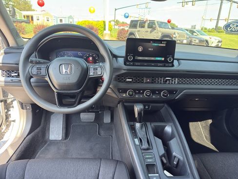 Certified 2025 Honda Accord SE image 24