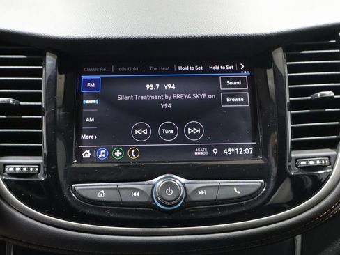 Used 2020 Chevrolet Trax LT w/ LT Convenience Package AWD/4WD image 24