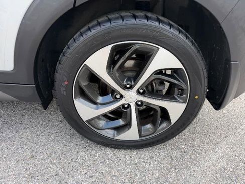 Used 2016 Hyundai Tucson Sport image 11