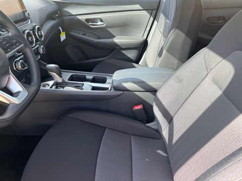 New 2025 Nissan Sentra SV image 18