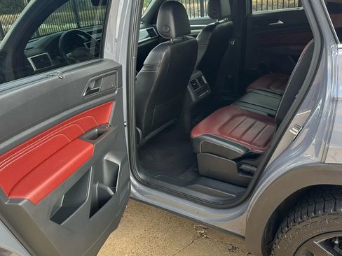 Used 2022 Volkswagen Atlas Cross Sport SEL Premium R-Line w/ Cross Sport MDO Package image 16