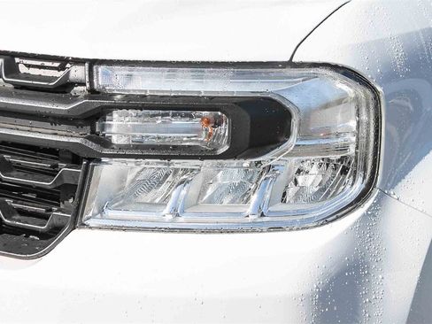 Certified 2024 Ford Maverick XL image 4