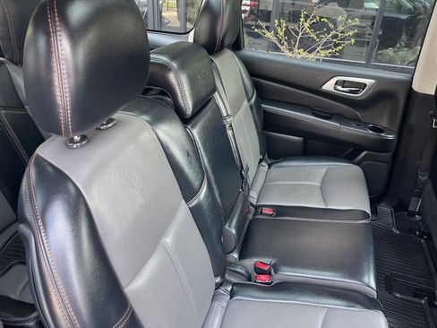 Used 2019 Nissan Pathfinder SL image 25