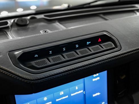 Used 2024 Ford Bronco Badlands image 38