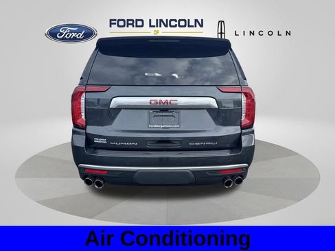 Used 2021 GMC Yukon XL Denali w/ Denali Premium Package image 8