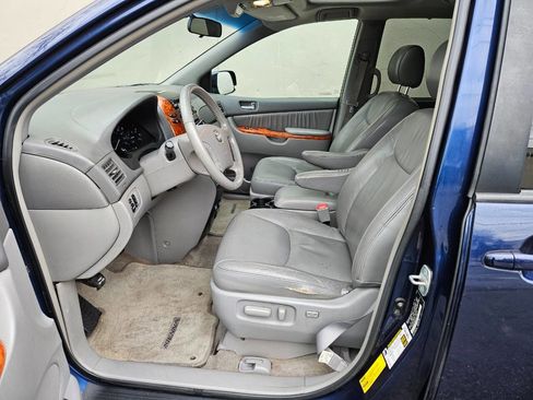 Used 2007 Toyota Sienna XLE Limited image 9