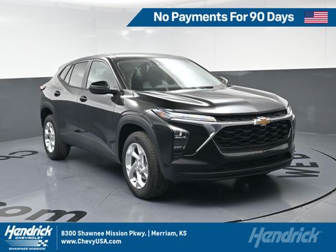 Used 2026 Chevrolet Trax LS w/ LS Convenience Package FWD image 1