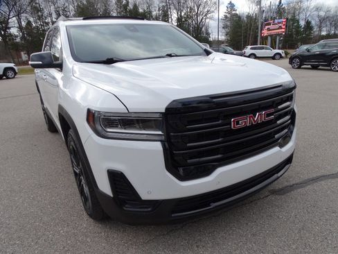 Used 2022 GMC Acadia Elevation image 5