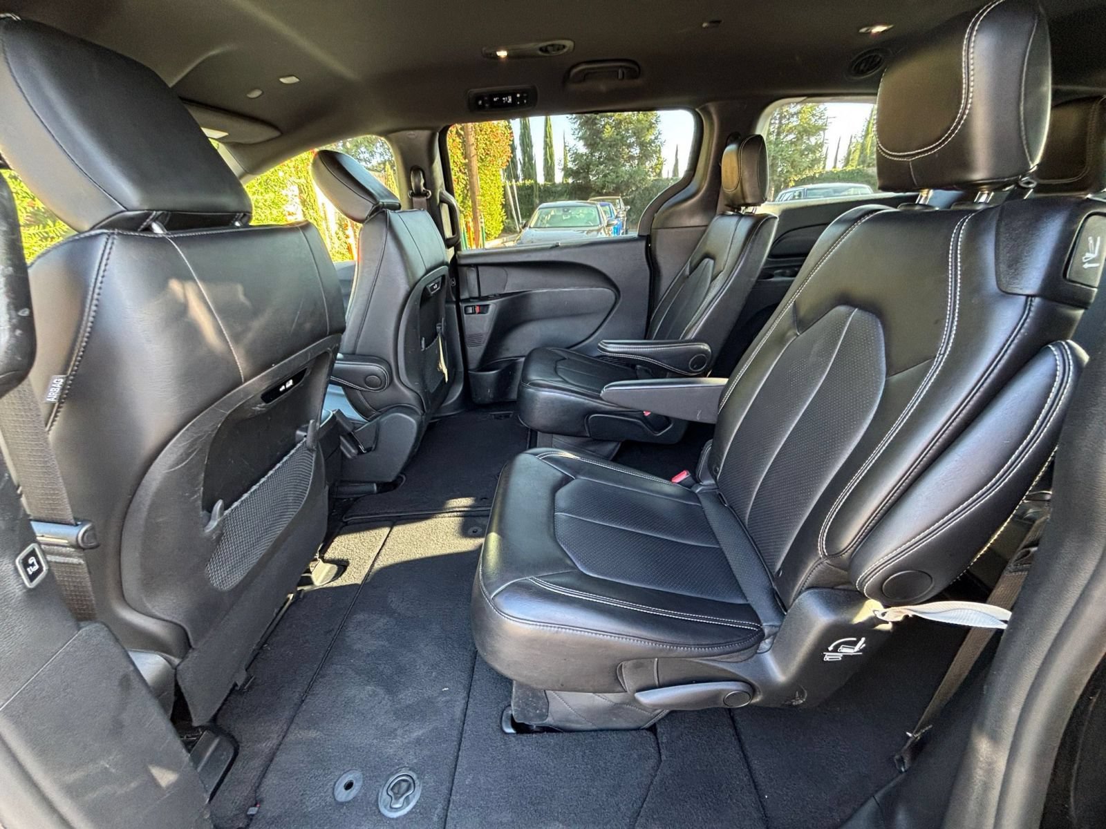Used 2025 Chrysler Pacifica Select FWD image 27