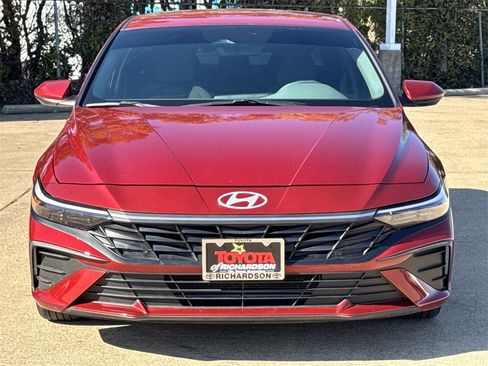 Used 2024 Hyundai Elantra SEL image 8
