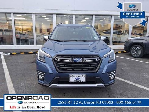 Used 2023 Subaru Forester Touring image 2
