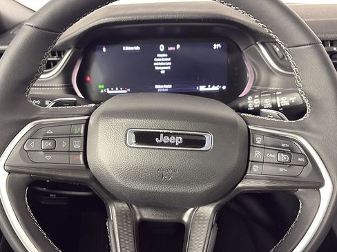 New 2025 Jeep Grand Cherokee L Altitude image 16