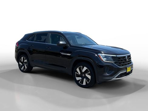 Used 2024 Volkswagen Atlas Cross Sport SE FWD image 7