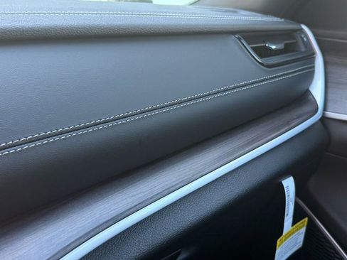 New 2026 Jeep Grand Cherokee L Limited RWD image 22