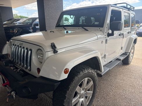 Used 2012 Jeep Wrangler Unlimited Sahara w/ Connectivity Group AWD/4WD image 1