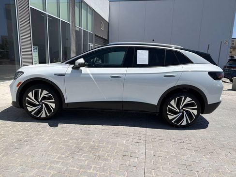 Used 2025 Volkswagen ID.4 Pro S Plus AWD/4WD image 3