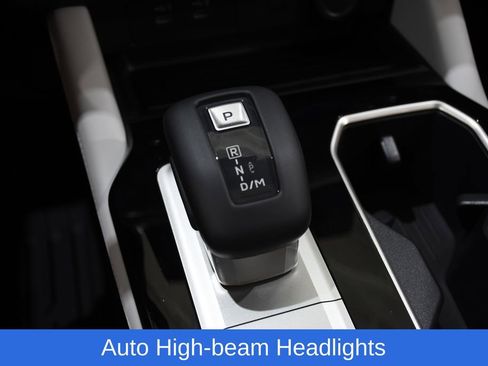 New 2025 Mitsubishi Outlander SE image 24