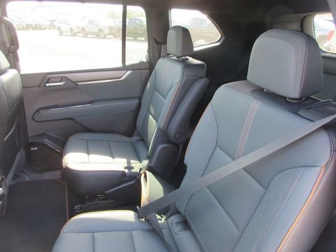 New 2026 GMC Acadia AT4 w/ Luxury Package AWD/4WD image 13