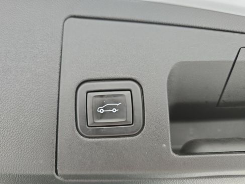 Used 2021 Cadillac XT5 Premium Luxury w/ LPO, Floor Liner Package AWD/4WD image 13