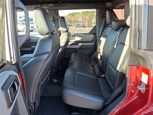 Used 2021 Ford Bronco Badlands image 8