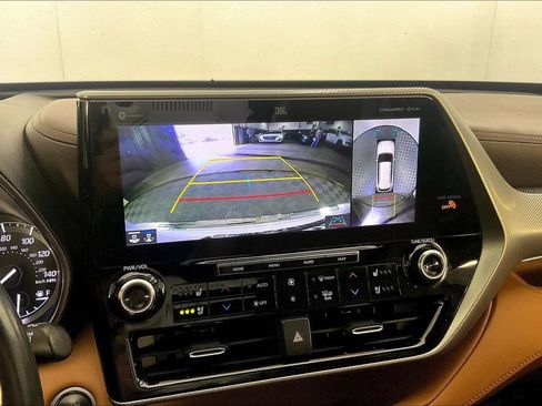 Used 2020 Toyota Highlander Platinum AWD/4WD image 29